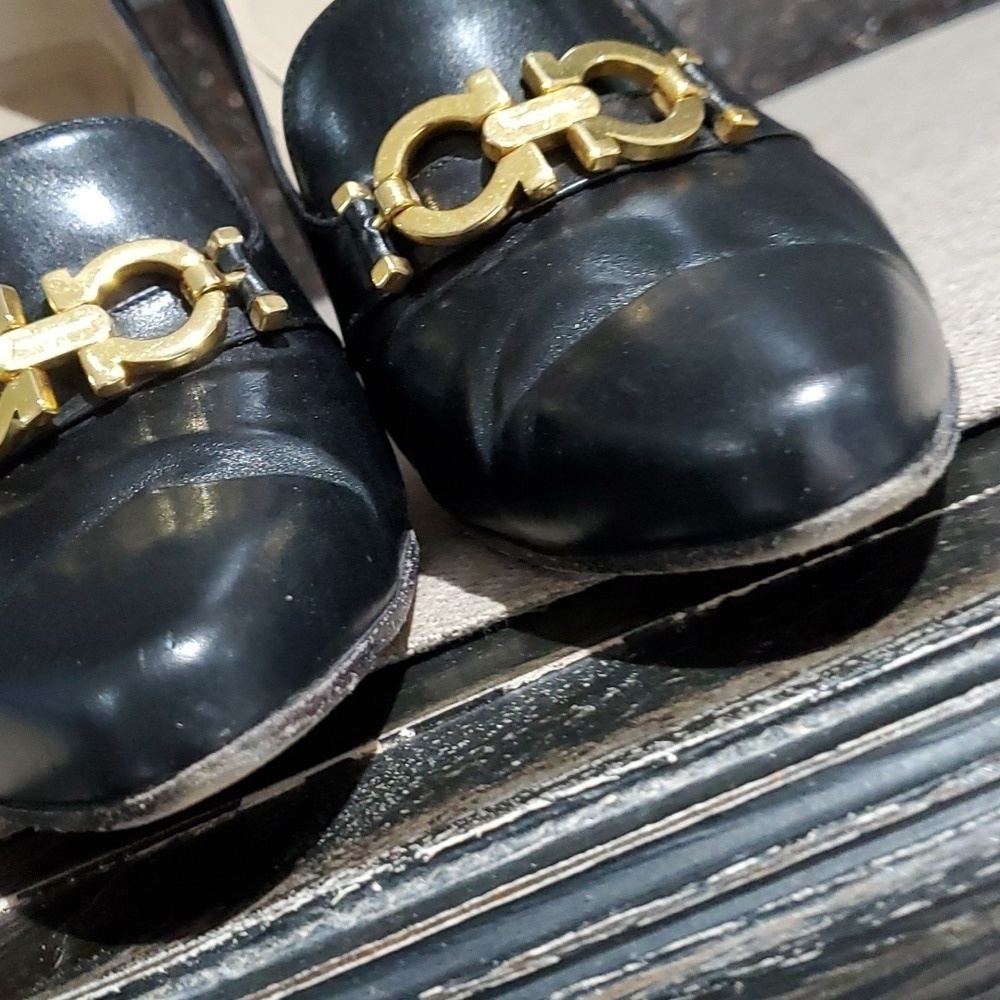 SALVATORE FERRAGAMO BLACK HEELS GOLD GANCINI HORSE BIT LEATHER OLD MONEY LUXURY - Picture 4 of 12